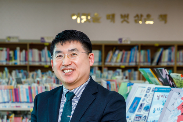 김주현 충남 논산 광석초등학교 교장 “ 온 마을이 함께하니, 학생이 찾아왔다”