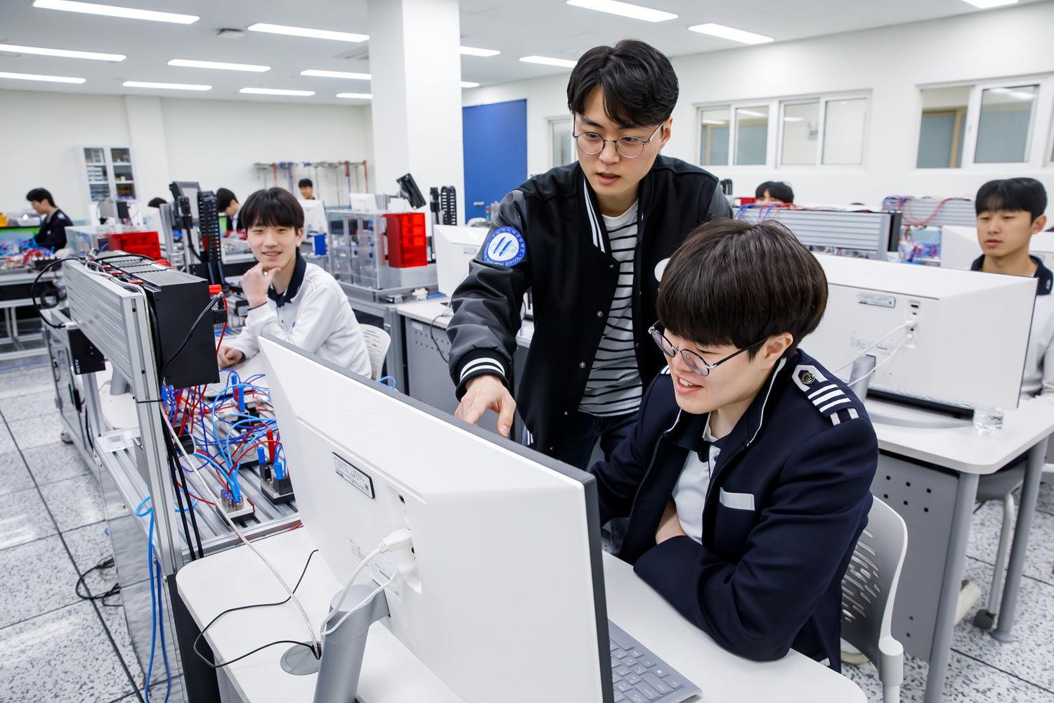 수원하이텍고등학교 - ‘명품 취업’ 선도하며 직업계고 선순환 모델 제시